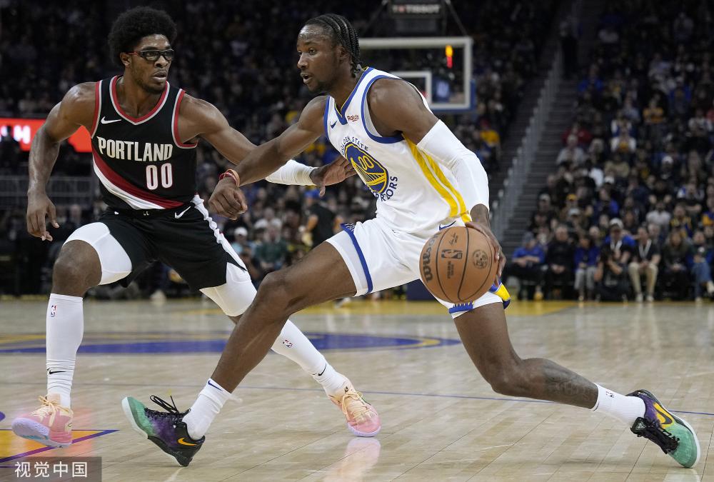 凭借其身高 凭借其身高